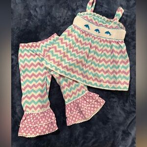 Dolphin embroidered 2-piece top and pants set size 6, NWOT, never worn